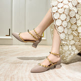 Wide and fattened large-size rivet women's shoes are suitable for wide and fat feet